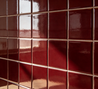 Carreaux de sol en porcelaine rouge vin brillant de luxe 60x60cm - Design mosaïque haut de gamme pour la décoration d'hôtels et de boutiques