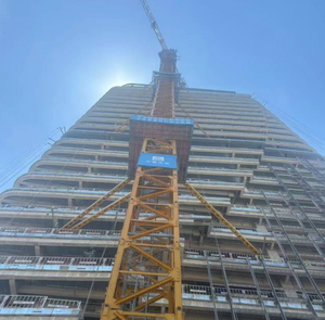 Grúa Torre Zoomlion de 10 Toneladas de Segunda Mano, Modelo 6520-65, con Brazo de 60m, Sistema Hidráulico Completo, Motor y Componentes Principales de Engranajes - Product Image 5