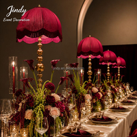 Lampe de table de luxe pour mariage, abat-jour en tissu bordeaux à franges, support en métal doré, centre de table lumineux pour fête