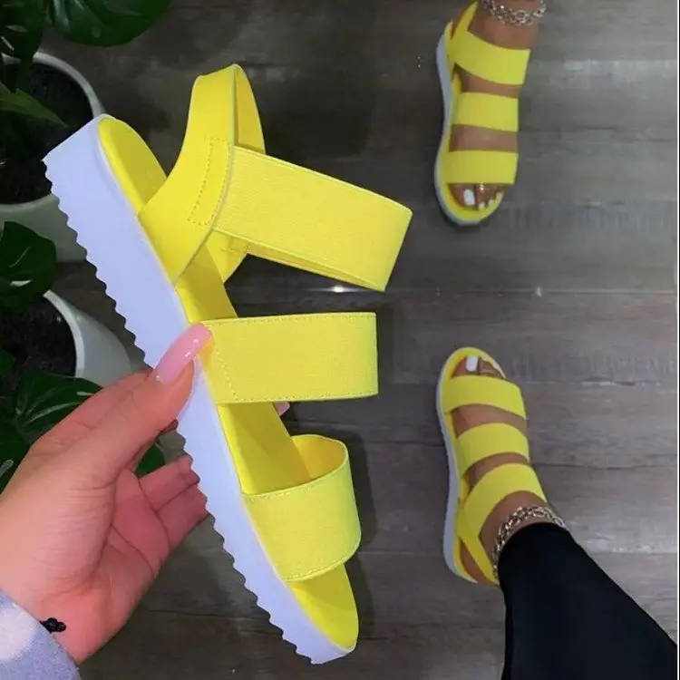 2021 di nuovo modo di arrivo delle donne pantofole fornitore del progettista diapositive commercio all'ingrosso elastico sandali scivolo esterno sandalo piatto
