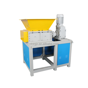 Broyeur de déchets plastiques médicaux et de bouteilles PET à double arbre avec boîte de vitesses et pompe, portable, haute sécurité - Product Image 1