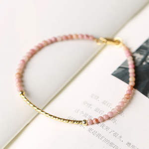 Pulseras de abalorios de cuarzo chapadas en oro de 18 quilates personalizadas de lujo del fabricante directo Accesorio de moda romántico Hecho en China - Product Image 2