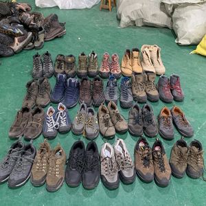 Bottes de randonnée d'occasion pour hommes, mi-mollet, imperméables, chaussures de voyage d'extérieur chaudes et souples, style baskets de seconde main - Product Image 2