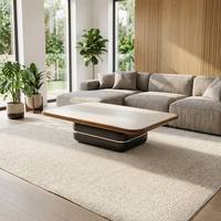 Table basse moderne intemporelle et chaleureuse, ton cacao intense, surface lisse, confectionnée, 150 cm, durable, pratique, pour usage commercial, un élément d'ambiance.