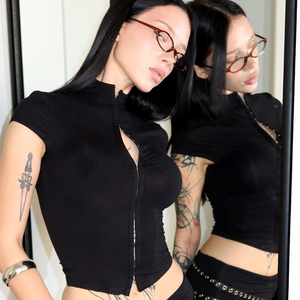 Camiseta de Manga Corta Transparente con Cierre de Gancho y Ojal, Ecológica, Elástica, de Color Sólido, Ajustada, Cuello Redondo, Sexy - Product Image 4