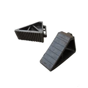 Cales <span class=keywords><strong>de</strong></span> <span class=keywords><strong>roue</strong></span> <span class=keywords><strong>de</strong></span> sécurité pour camions robustes avec poignée en <span class=keywords><strong>caoutchouc</strong></span> - Product Image 3