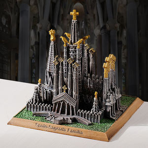 Escultura de resina 3D personalizada, modelo de edificio de ciudad famosa, España, <span class=keywords><strong>Familia</strong></span>, 3D figurita de resina, regalos de recuerdo turístico de España - Product Image 1