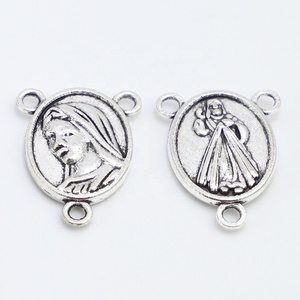 Plata antigua Divina Misericordia Hermana Faustina Rosario Centro de mesa Medalla de metal religioso Técnica de fundición y chapado - Product Image 2