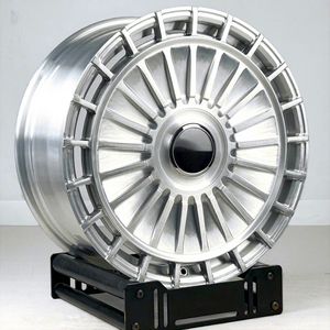 Rines Forjados 5x120 para Rolls Royce Ghost, Phantom, Cullinan, Spectre, de 23 y 24 Pulgadas, en Negro Brillante, de Aleación - Product Image 2