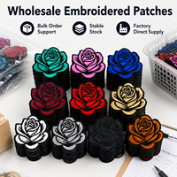 Lot de patchs thermocollants brodés faits main, motifs floraux rétro, emblèmes de roses scintillantes, 10 couleurs, autocollants en tissu pour casquettes de camionneur, vente en gros