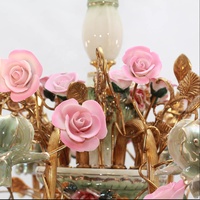 Lustre fleur en laiton et céramique à 8 lumières pour décoration de mariage