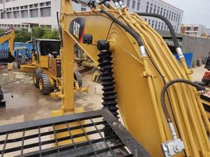 รถขุดมือสอง Caterpillar Cat 320 ของแท้จากญี่ปุ่น พร้อมปั๊ม, บุ้งกี๋, ตัวเชื่อมต่อแบบเร็ว และหัวเจาะ - Product Image 5