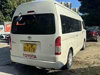 Mini bus d'occasion 2015 ans Jouet d'occasion chinois-Mini bus Ota Hiace de transport par bus de banlieue Mini van