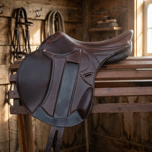 Selle anglaise polyvalente pour l'équitation et le saut d'obstacles, en cuir véritable souple et durable, origine Inde, marque Barkat Overseas - Product Image 2