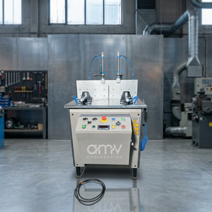 Machine de fraisage et de perçage semi-automatique à tête unique en acier inoxydable AMV ENGINEERING pour profilés de portes/fenêtres - Product Image 3