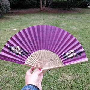 Éventail en <span class=keywords><strong>bambou</strong></span> d'art populaire Eventail, décoré de motifs peints avec des motifs de lanternes, idéal pour les fêtes, les promotions et les souvenirs - Product Image 5