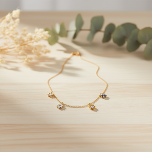 Collier plaqué or avec pendentif fleur de diamant, style mignon pour femme, à porter au quotidien - Product Image 4