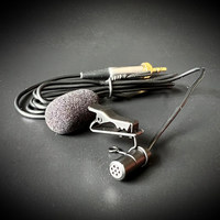 Microphone Lavalier Sans Fil Little Bee Modèle 77B Connecteur 3,5 mm pour Diffusion en Direct et Enregistrement Vocal