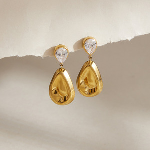 Boucles d'oreilles pendantes en zircon plaqué or, forme poire, bijoux classiques pour femmes, boucles d'oreilles en forme de goutte d'eau - Product Image 3