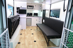 Ecocampor Compact Petit Jouet Hauler pour Transporter des Motos avec Rampe Canapé-Lit Cuisine Intérieure LED Lumières - Product Image 3