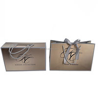 Boîte d'emballage personnalisée en satin de soie pour expédition de perruques, avec logo personnalisé, emballage cadeau d'affaires beige sur mesure
