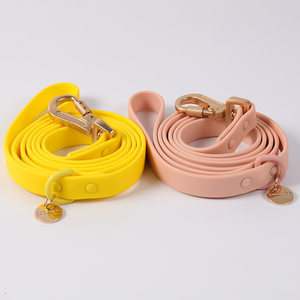 Accessori per animali domestici all'ingrosso collare e guinzaglio per cani in pvc personalizzato per passeggiate all'aperto collare per cani in pvc impermeabile morbido con nome tap - Product Image 3