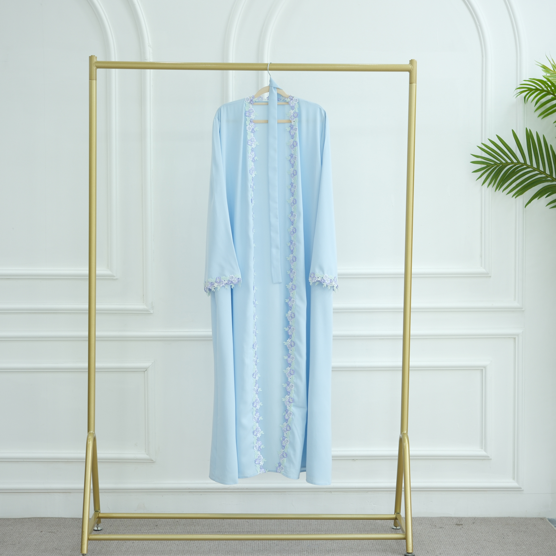 Bleu bébé (pas de broderie sur le côté)