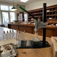 Machine à sertir manuelle pour flacons de parfum, réglable sur banc, pour verre 12mm 13mm 15mm 18mm 20mm