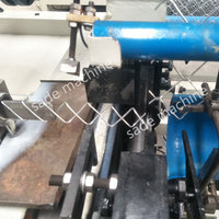 Clôture à maillons de chaîne entièrement automatique faisant la machine 2 vers rouleau compact nouvelle construction usine PLC moteur de pompe
