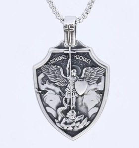Collier pendentif en forme de bouclier de l'archange Saint Michel en acier inoxydable pour hommes et femmes, bijoux de protection de Saint Michel - Product Image 3