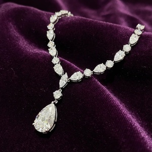 สร้อยคอเพชรทรงหยดน้ำ Grandeur Pear Drop - ทอง 9k, 14k, 18k - Product Image 1
