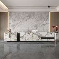 Bureau d'accueil en marbre, design contemporain, écologique et durable, pour hôtel et hall de centre commercial