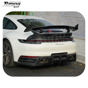 Kit <span class=keywords><strong>carrosserie</strong></span> complémentaire en carbone sec style B pour Porsche 911 Carrera 992.1 : Lame avant, diffuseur arrière, garnitures de spoiler et évents des jupes latérales - Product Image 5