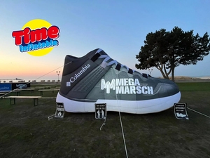 Zapatilla Deportiva Inflable Gigante, Impermeable, Duradera, de PVC y Tela Oxford, Modelo de Zapatilla Deportiva con Diseño de Globo de Nieve para Publicidad - Product Image 4