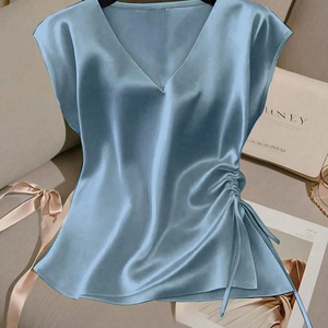 เสื้อผู้หญิงผ้าซาตินคอวีผูกเชือกรูดจับจีบ - เสื้อแขนสั้นชายเสื้อไม่สมมาตรแฟชั่น - Product Image 2