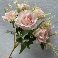 Seidenrosen-Blumenstrauß Künstlicher Rosenbusch 7 Blütenköpfe Hochzeit Valentinstag Blumenarrangement Rose