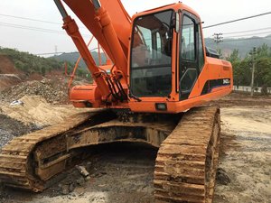 Secondhand <b>excavator</b> <b>Machine</b> Original Doosan DH420LC-7 Crawler <b>Excavator</b> from Japan for sale - Product Image 2