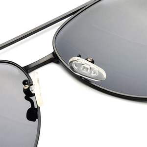Gafas de Sol de Aviador para Hombre Grey Jack, Lentes Polarizadas TAC con Protección UV400, Montura Completa, Estilo Piloto 1810 - Product Image 4