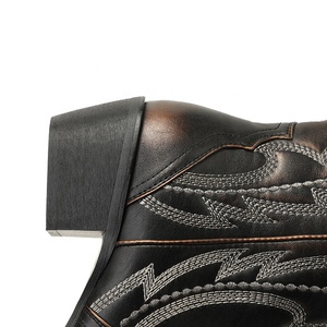 מגפי בוקרים רקומים לנשים, מגפי רכיבה מעור PU עם עקב נמוך וקצה מחודד - Product Image 6