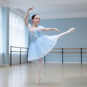 Robe Tutu <span class=keywords><strong>et</strong></span> Jupes sans Manches en Soie Bleu Clair pour Filles, Modè<span class=keywords><strong>le</strong></span> Clara Variation <span class=keywords><strong>Casse</strong></span>-<span class=keywords><strong>Noisette</strong></span> <span class=keywords><strong>Lac</strong></span> <span class=keywords><strong>des</strong></span> <span class=keywords><strong>Cygnes</strong></span> Solo Ge Bei Ayisel Ponte - Product Image 1