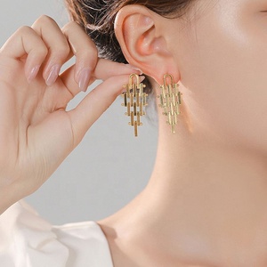 Boucles d'oreilles clous minimalistes en argent 925 plaqué or, style tendance, longues et polyvalentes, accessoires de mode, cadeau d'anniversaire - Product Image 3