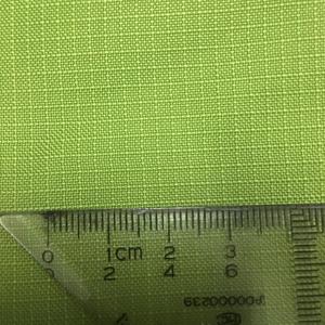 ผ้าอ๊อกซ์ฟอร์ดริปสต็อปโพลีเอสเตอร์100% พร้อมคุณสมบัติกันน้ำที่ระบายอากาศได้ดีป้องกันไฟฟ้าสถิตย์เคลือบฟลูออเรสเซนต์และพียูสำหรับผ้าม่านรถยนต์ - Product Image 4