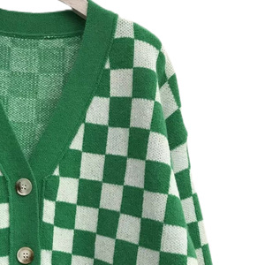 Cardigan court en peluche à carreaux vert et blanc contrastant, style vintage, anti-boulochage, pour <span class=keywords><strong>femme</strong></span>, directement de l'usine - Product Image 4