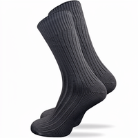 Chaussettes noires côtelées mi-mollet pour baskets, uniformes de travail, tenues scolaires et style décontracté