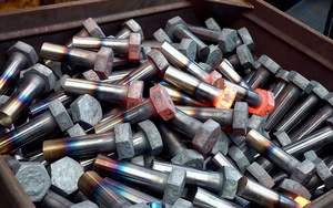 لوكتايت EA 3473 معجون إيبوكسي سريع التصلب للصلب - يعالج في 10 دقائق - لإصلاح المعادن مثل الفولاذ والحديد والألومنيوم - Product Image 6