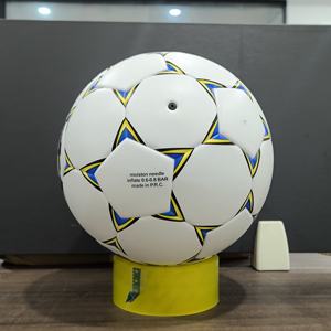 Ballon de football en PU thermocollé de taille 5 avec logo personnalisé en gros pour l'entraînement et les matchs - Product Image 1