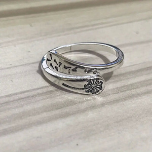 Anello da Donna Boho Vintage con Design Unico a Forma di Soffione, Regolabile e Aperto - Product Image 4