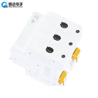 Disjoncteur Schneider R9F24310 3P, équipement électrique d'origine, contrôleur PLC pour commandes industrielles