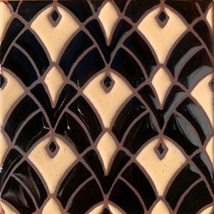 Revival egiziano piastrelle quadrate dipinte a mano Art déco bagno e piscina con finitura smaltata rialzata in modo sicuro e fatto a mano - Product Image 5