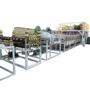 Machine d'extrusion à vis simple PP, contrôlée par PLC, ligne de production de feuilles à bulles à haute productivité pour panneaux d'emballage en plastique - Product Image 1